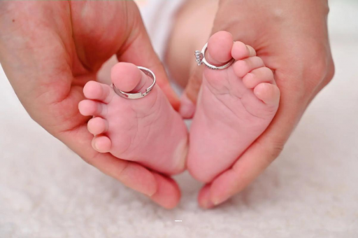 东莞几个月宝宝可以枕枕头